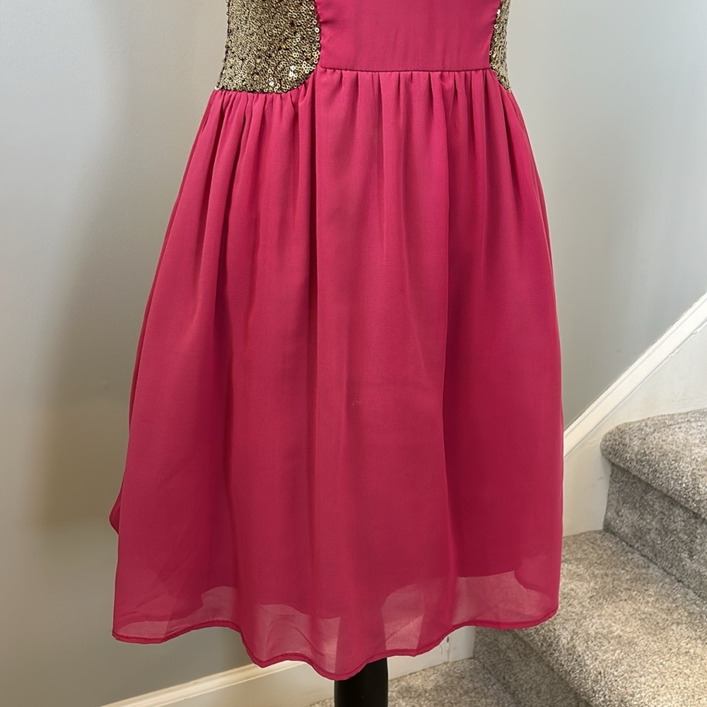 Sleeveless Pink with Gold Sequin Cocktail Dress - Picture 3 of 10
